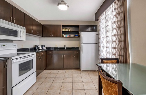 South Bradenton Hotel | Best Western Plus Bradenton Gateway Hotel