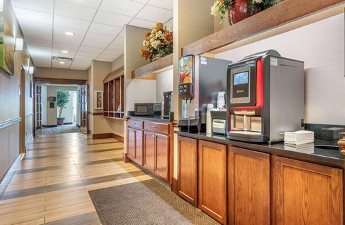 Bridgeport Hotel | Best Western Plus Bridgeport Inn
