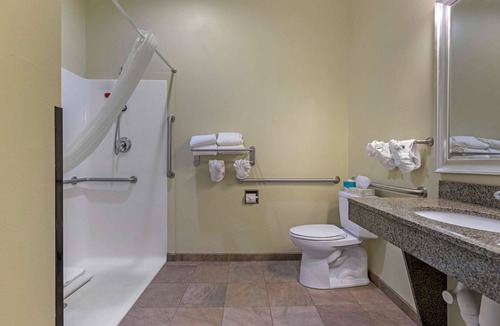 Brunswick Hotel | Best Western Plus Brunswick Inn & Suites