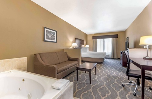Burleson Hotel | Best Western Plus Burleson Inn & Suites