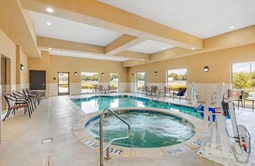 Burleson Hotel | Best Western Plus Burleson Inn & Suites