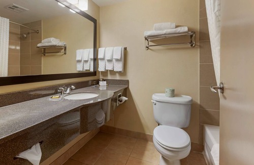 Burlington Hotel | Best Western Plus Burlington Inn & Suites