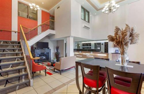 Burlington Hotel | Best Western Plus Burlington Inn & Suites