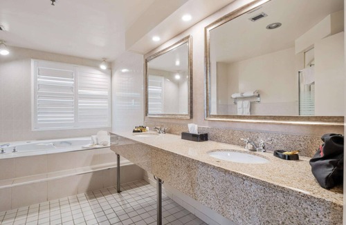 Niagara Falls Hotel | Best Western Plus Cairn Croft Hotel