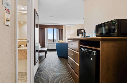 Niagara Falls Hotel | Best Western Plus Cairn Croft Hotel