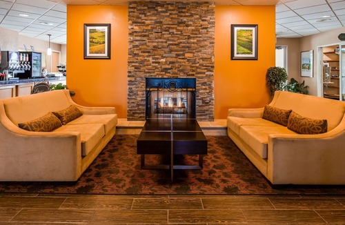 Caldwell Hotel | Best Western Plus Caldwell Inn & Suites