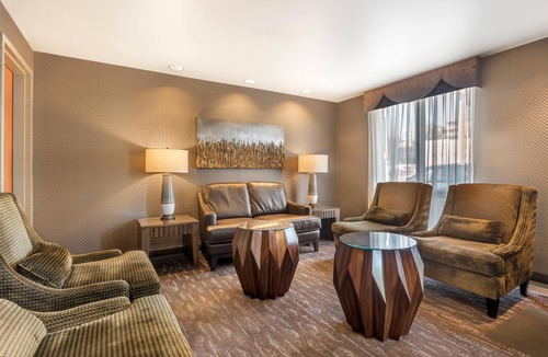 Southwest Calgary Hotel | Best Western Plus Calgary Centre Inn