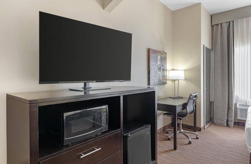 Jefferson City Hotel | Best Western Plus Capital Inn