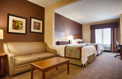 Burlington Hotel | Best Western Plus Carousel Inn & Suites