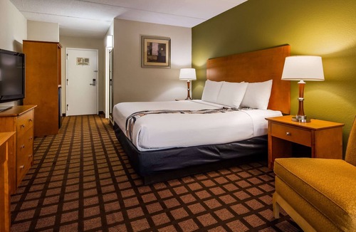 Hillside Hotel | Best Western Plus Chicago Hillside