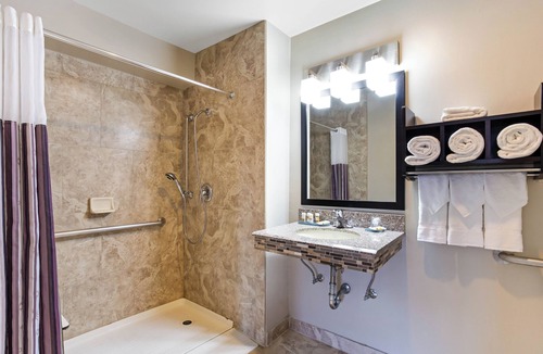 Hillside Hotel | Best Western Plus Chicago Hillside