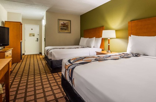 Hillside Hotel | Best Western Plus Chicago Hillside