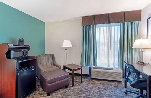 Countryside Hotel | Best Western Plus Chicagoland - Countryside