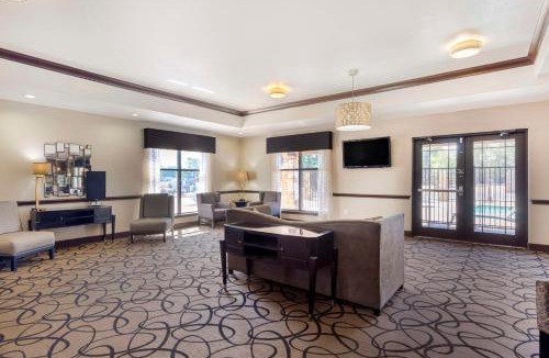 Center Hotel | Best Western Plus Classic Inn and Suites