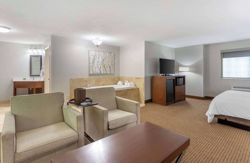North Salt Lake Hotel | Best Western Plus Cottontree Inn