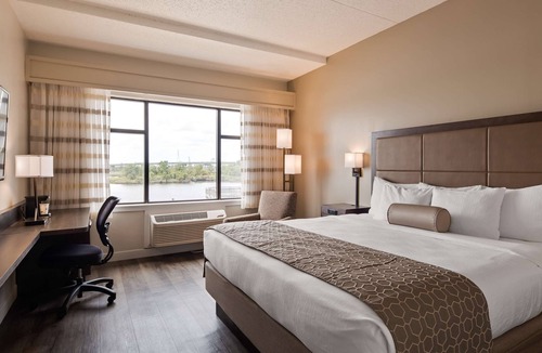 Downtown Wilmington Hotel | Best Western Plus Coastline Inn