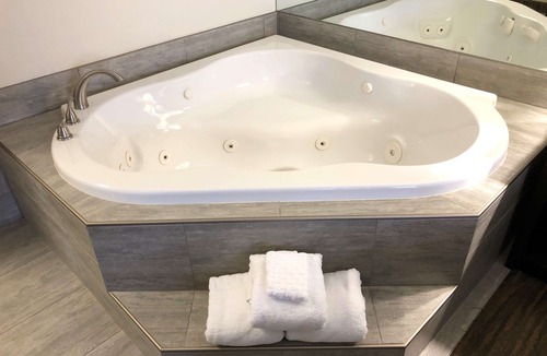 Coldwater Hotel | Best Western Plus Coldwater Hotel