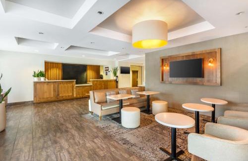 Sandy Hotel | Best Western Plus Cotton Tree Inn