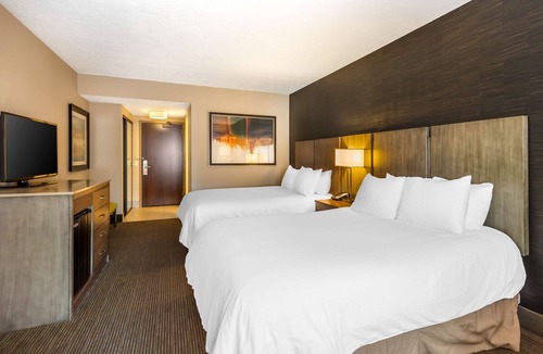 Sandy Hotel | Best Western Plus CottonTree Inn