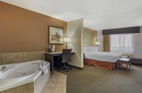 Dodge City Hotel | Best Western Plus Country Inn & Suites