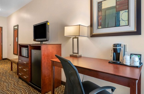 Brazil Hotel | Best Western Plus Covered Bridge Inn