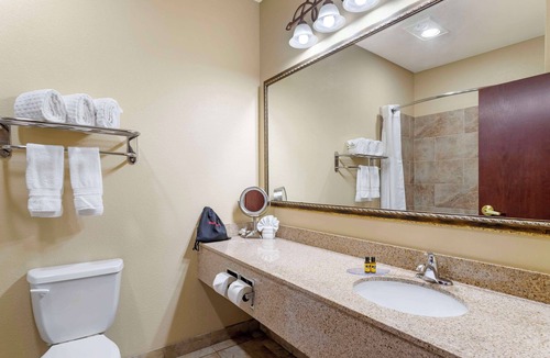 Crown Colony Hotel | Best Western Plus Crown Colony Inn & Suites
