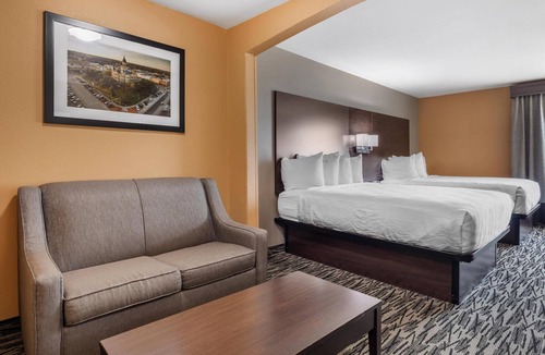 Denton Hotel | Best Western Plus Denton Inn & Suites