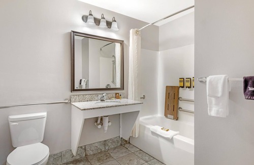 Eau Claire Hotel | Best Western Plus Eau Claire Conference Center