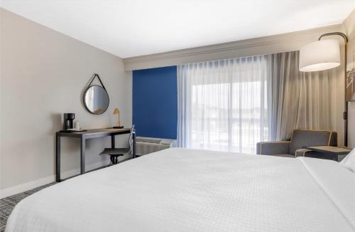 West Dundee Hotel | Best Western Plus Elgin - Chicago