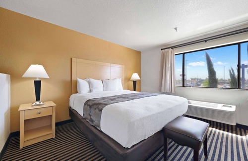 Manteca Hotel | Best Western Plus Executive Inn & Suites