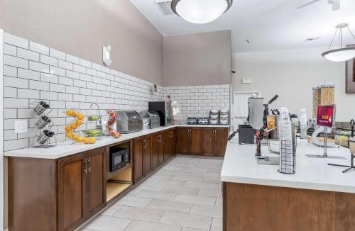 Manteca Hotel | Best Western Plus Executive Inn & Suites