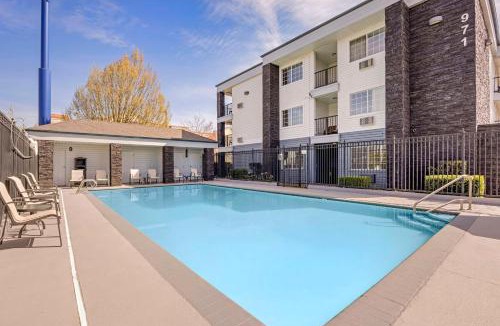 Springfield Hotel | Best Western Plus Grand Manor Inn