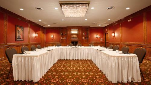 Point Edward Hotel | Best Western Plus Guildwood Inn