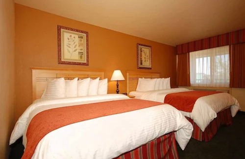 Sutherlin Hotel | Best Western Plus Hartford Lodge