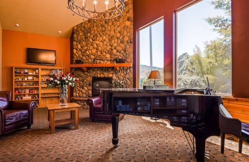 Sutherlin Hotel | Best Western Plus Hartford Lodge