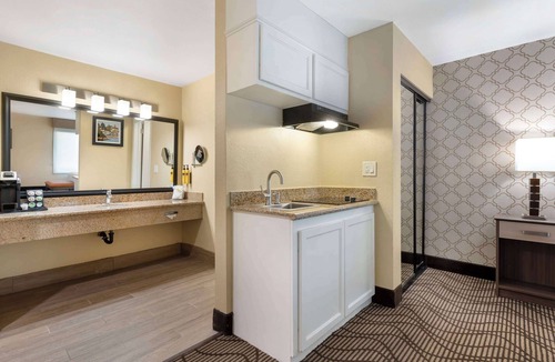 Benicia Hotel | Best Western Plus Heritage Inn