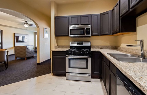 Stone Oak Hotel | Best Western Plus Hill Country Suites