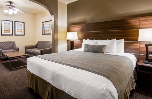 Stone Oak Hotel | Best Western Plus Hill Country Suites