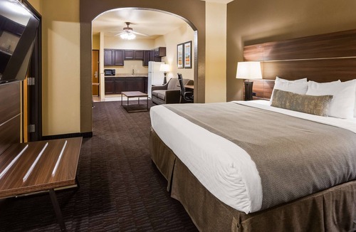Stone Oak Hotel | Best Western Plus Hill Country Suites