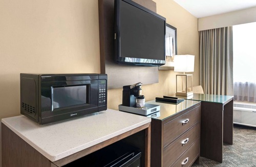 Kansas City Hotel | Best Western Plus Kansas City Sports Complex Hotel