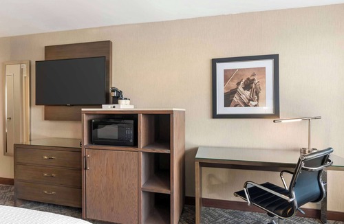 Kansas City Hotel | Best Western Plus Kansas City Sports Complex Hotel