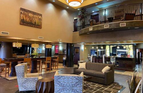 I-435 West KC-KS Hotel | Best Western Plus KC Speedway Inn & Suites
