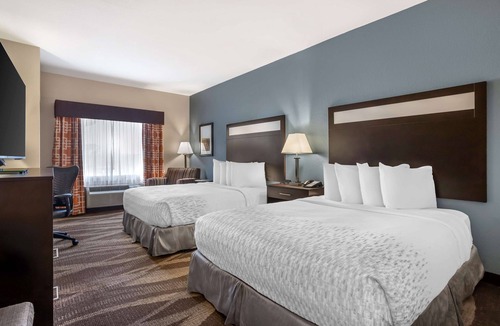 Lake Jackson Hotel | Best Western Plus Lake Jackson Inn & Suites