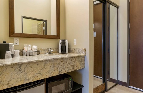 Lacey Hotel | Best Western Plus Lacey Inn & Suites