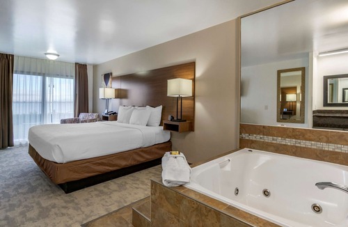 Moses Lake Hotel | Best Western Plus Lake Front Hotel
