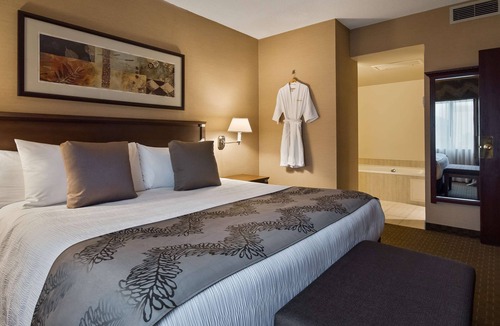 Highland Hotel | Best Western Plus Lamplighter Inn & Conference Centre