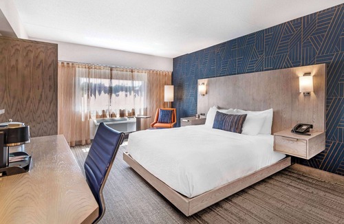 Laconia Hotel | Best Western Plus Landmark Inn