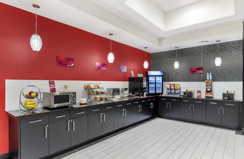 Western Division Hotel | Best Western Plus Laredo Inn & Suites
