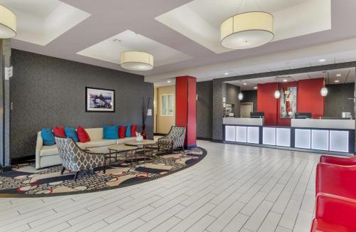 Western Division Hotel | Best Western Plus Laredo Inn & Suites