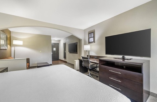 Lee's Summit Hotel | Best Western Plus Lee's Summit Hotel & Suites